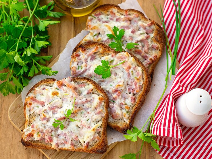 Flammkuchen-Toast nach Elsässer Art: Feierabend-Küche!