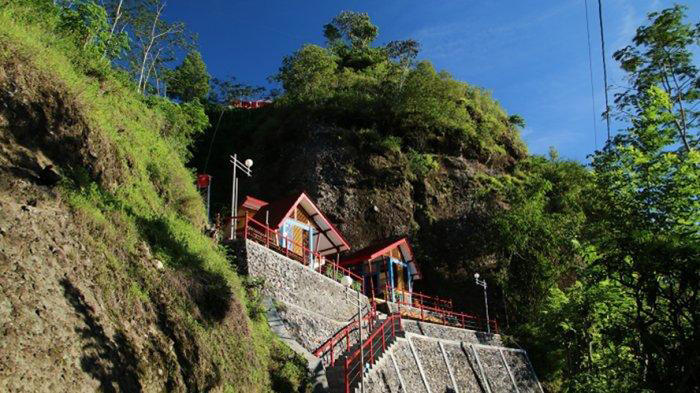 Pemandangan di Puncak Proman, Kulon Progo