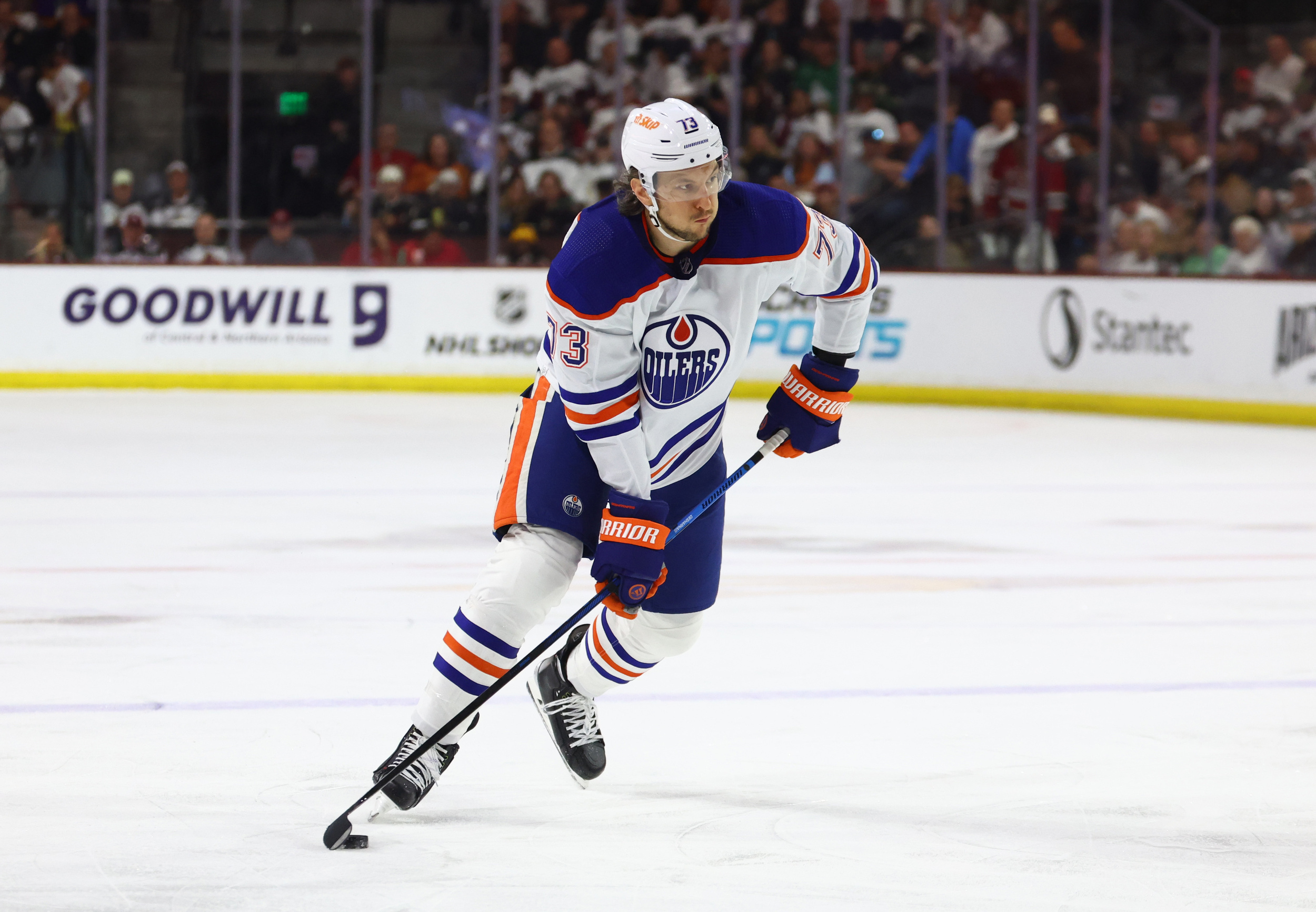 Insider Says Oilers Want Long-Term Deal For Vincent Desharnais