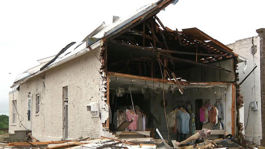 Powerful tornadoes devastate the Midwest, killing multiple people<br><br>