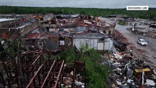 Tornado leaves small Oklahoma town completely devastated<br><br>