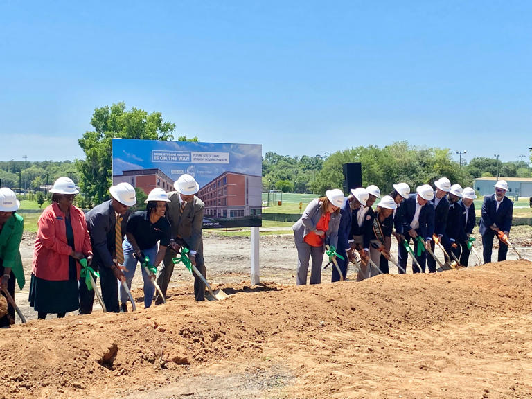 Graduation surprise: FAMU gets record $237M gift from Batterson Farms ...