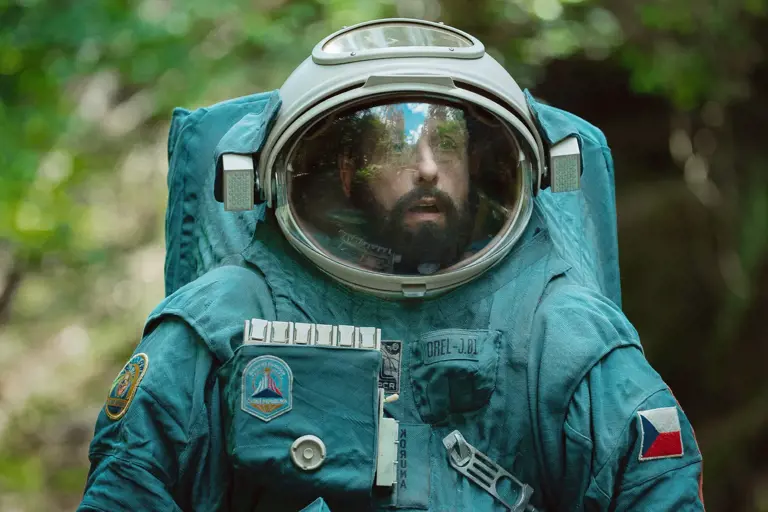 15 Space Movies on Netflix That are Completely Out of This World