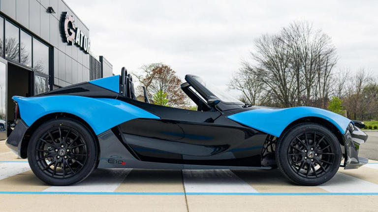 Be The Star Of Your Track Day With This Ultra-Rare 2016 Zenos E10 S