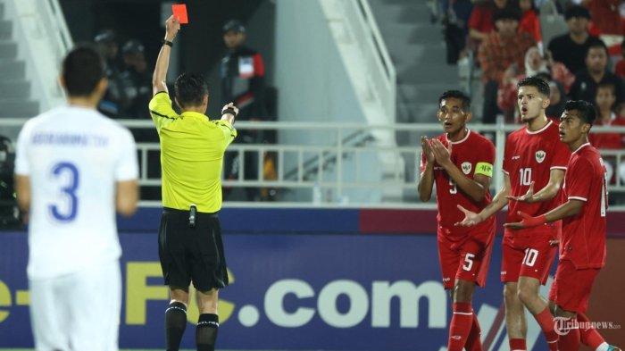 3 keputusan merugikan untuk timnas indonesia saat kalah dari uzbekistan,paling aneh kartu merah