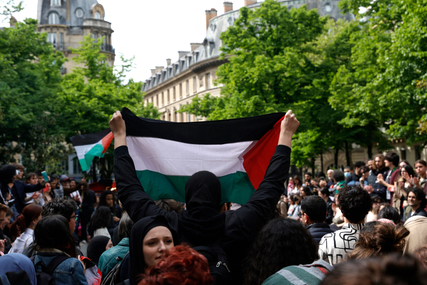 μέση ανατολή: στην ευρώπη περνά η «επιδημία» διαδηλώσεων υπέρ της παλαιστίνης - επέμβαση αστυνομίας στη σορβόννη