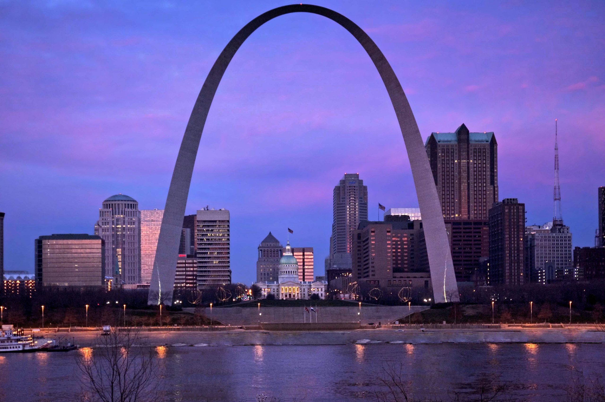 While not directly on Route 66, the Gateway Arch in St. Louis is a must-see attraction for any road trip enthusiast. Take a tram ride to the top for panoramic views of the city and the Mississippi River below.]]>