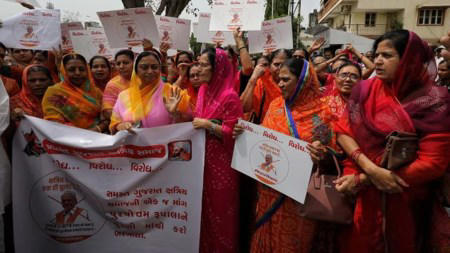 At Surat mega gathering, Kshatriya leaders urge crowd to use vote as sword against BJP