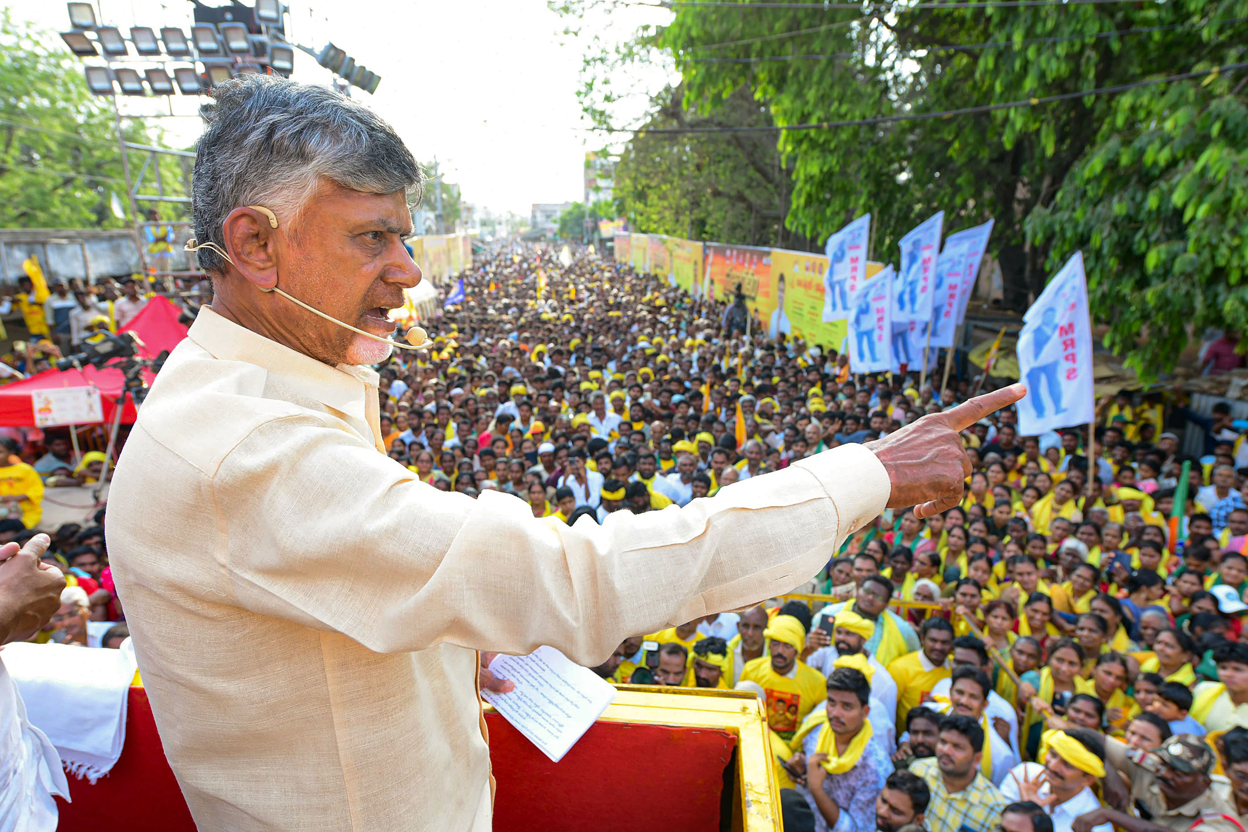 chandrababu naidu confident of regaining andhra pradesh with overwhelming majority