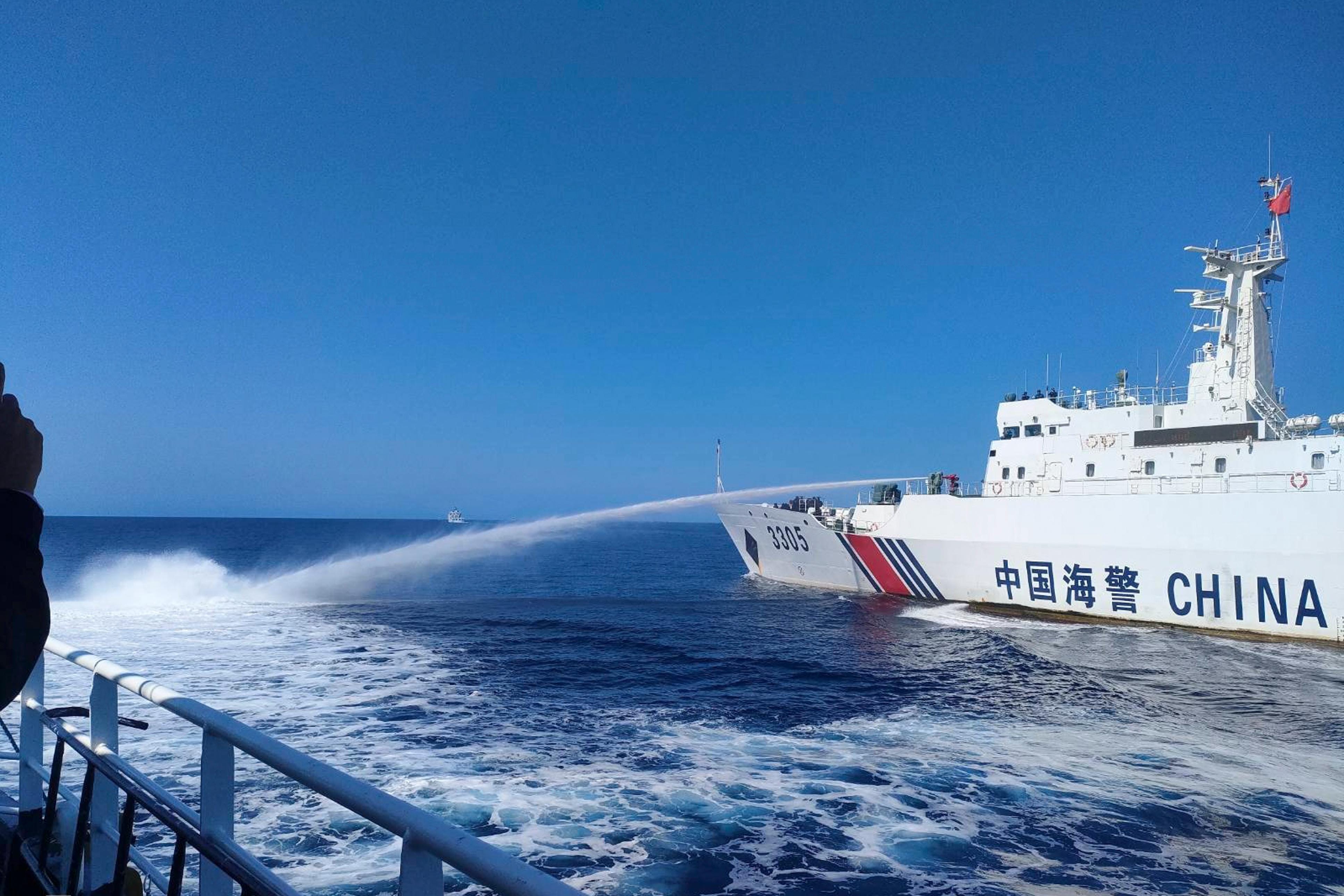 manila acusa pequim de danificar navios filipinos e bloquear atol