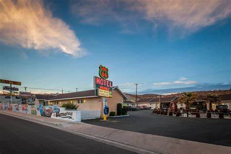 Located in the heart of downtown Barstow, the Historic Route 66 Motel offers travelers a comfortable and convenient place to stay with its retro charm and affordable rates.]]>