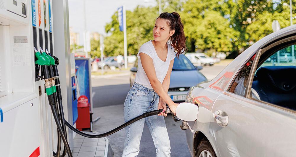 el sencillo truco para que el carro consuma menos gasolina, según la inteligencia artificial
