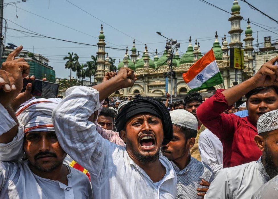 modi'nin hindistan'ında müslüman olmak: 'kendi ülkemizde görünmez olduk’