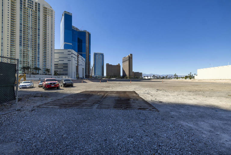 The site of a planned new resort and arena formerly the ALL NET Resort & Arena project, south of the Sahara on Wednesday, Oct. 19, 2022, in Las Vegas. (L.E. Baskow/Las Vegas Review-Journal) @Left_Eye_Images