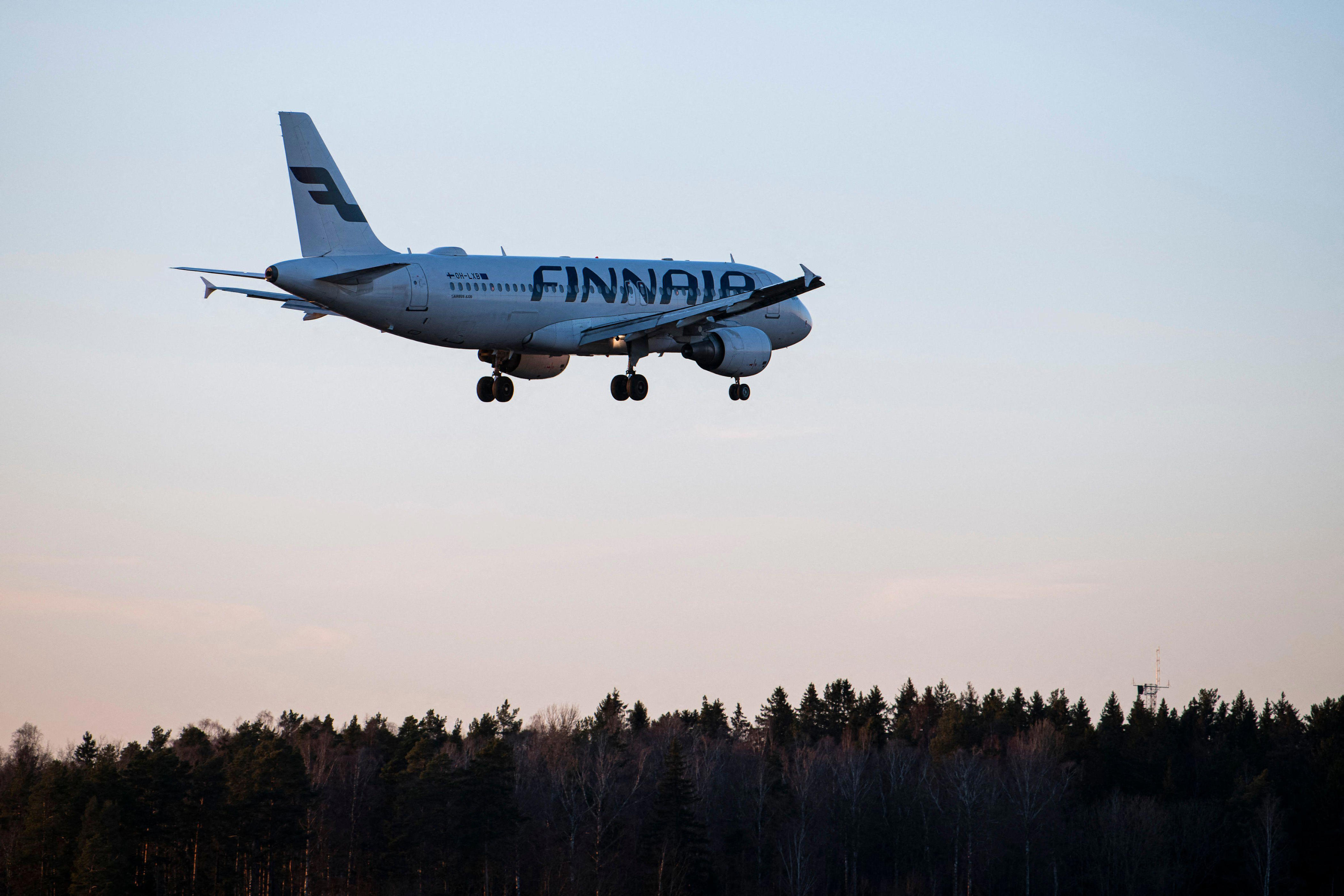 russland stört gps-signal: finnische airline muss flüge absagen