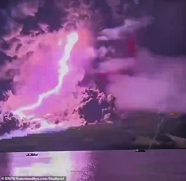 tsunami alert as indonesia 'ring of fire' volcano spectacularly erupts