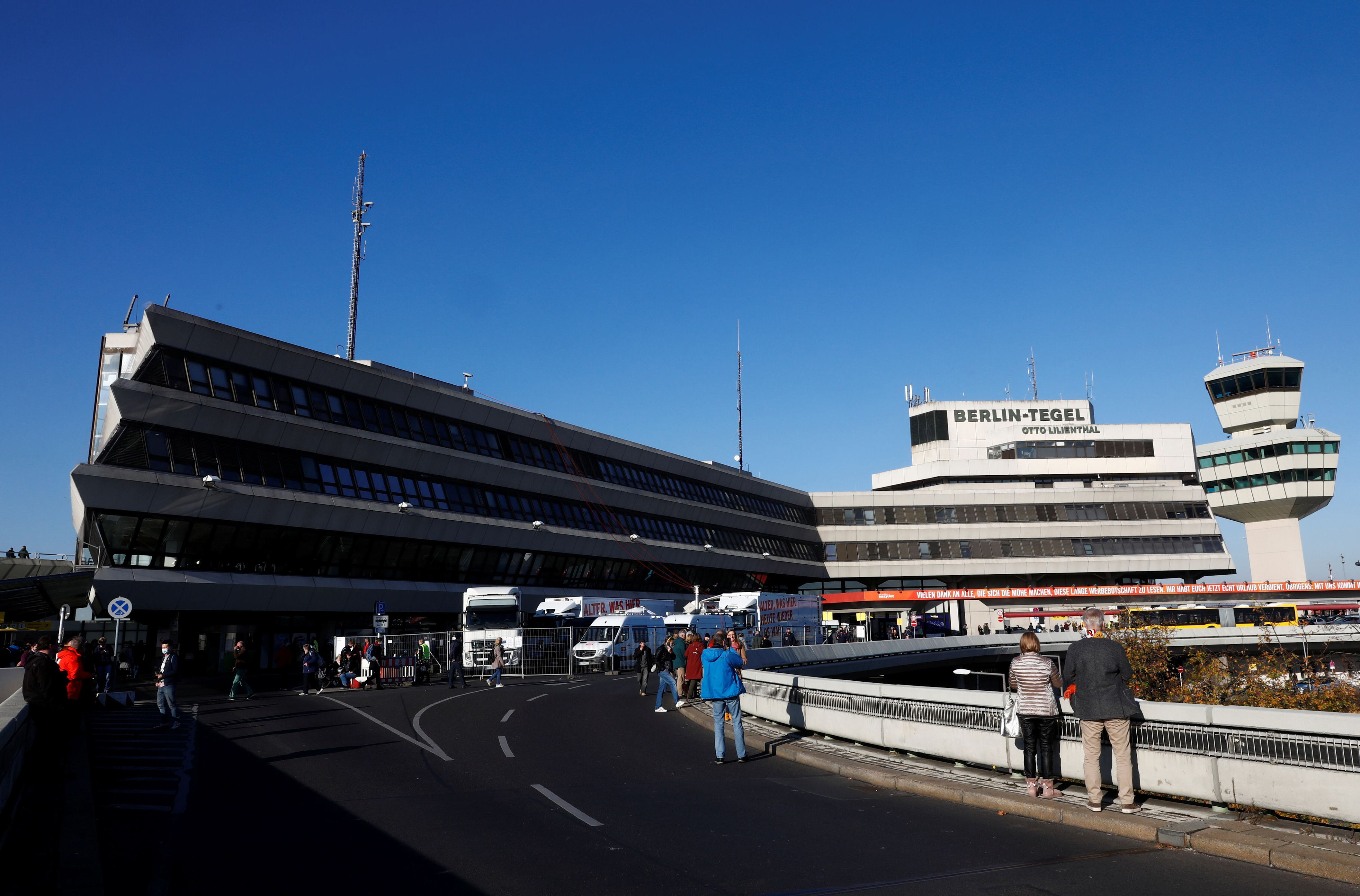 moving to dubai's al maktoum: why do major international airports relocate?