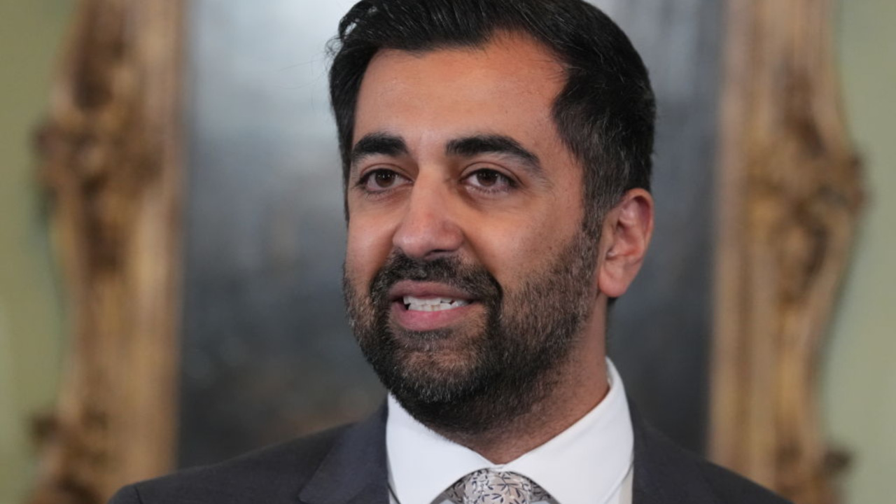 ‘another scottish minister has gone under a bus’: humza yousaf resigns ahead of no-confidence vote