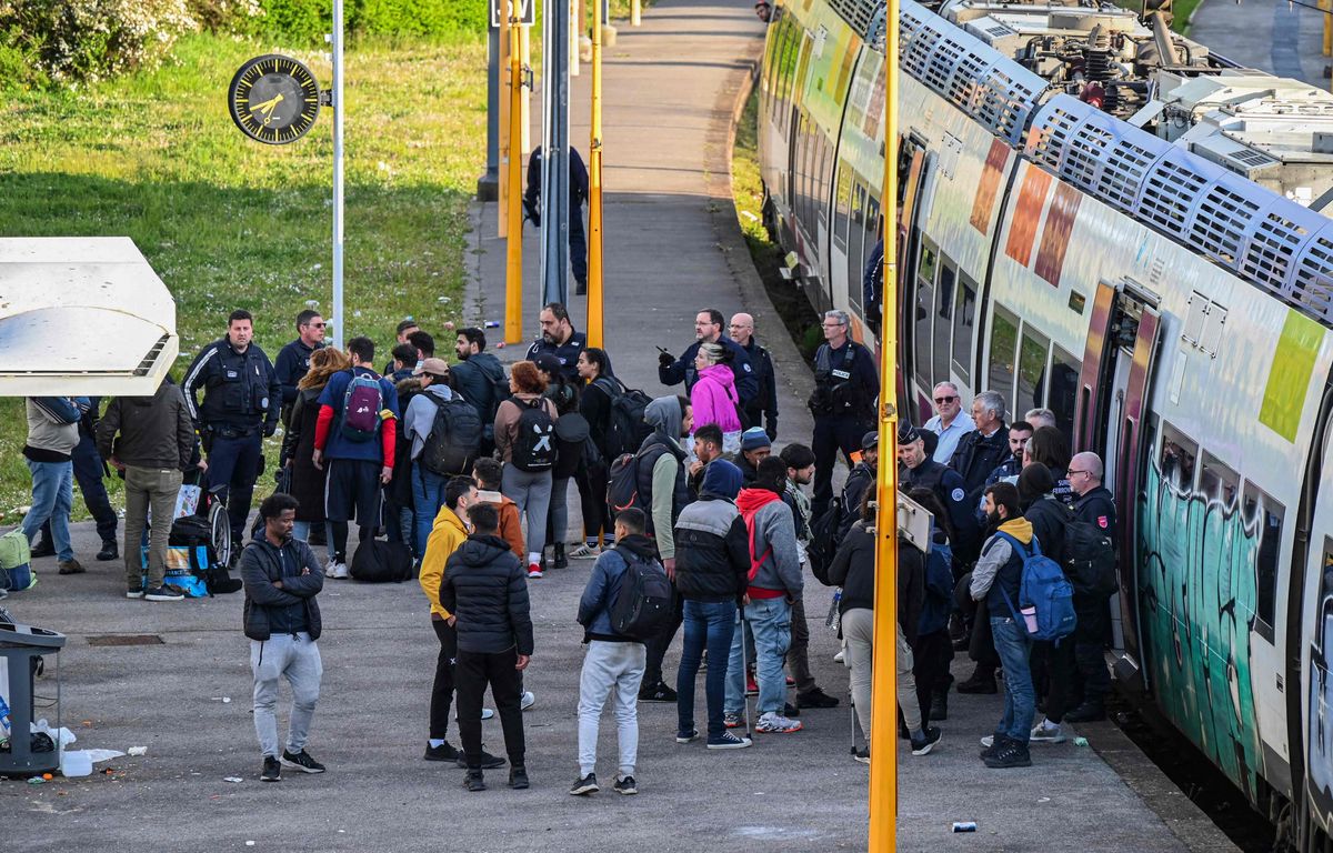pas-de-calais : des migrants prennent d’assaut les trains vers les plages du calaisis