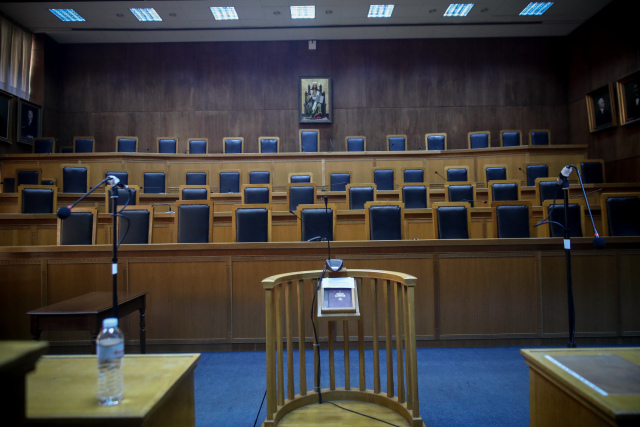 δικαστές για μάτι: έχουν στηθεί λαϊκά δικαστήρια, υπό την ανοχή της πολιτείας