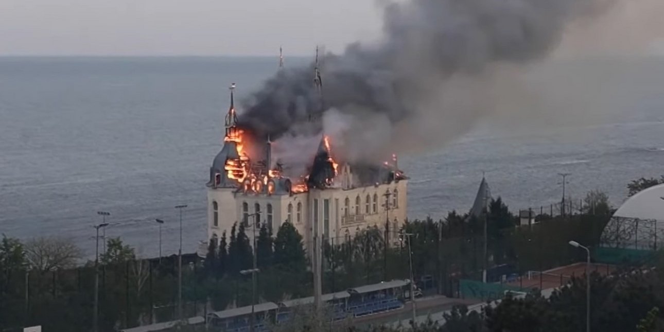 οργή στην oυκρανία: οι ρώσοι βομβάρδισαν το «κάστρο του χάρι πότερ» -«τέρατα, κτήνη, αποβράσματα»[βίντεο]