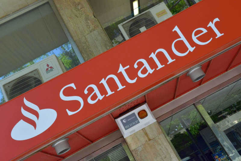 First Quarter Profit Rises For Spanish Bank Santander 0524