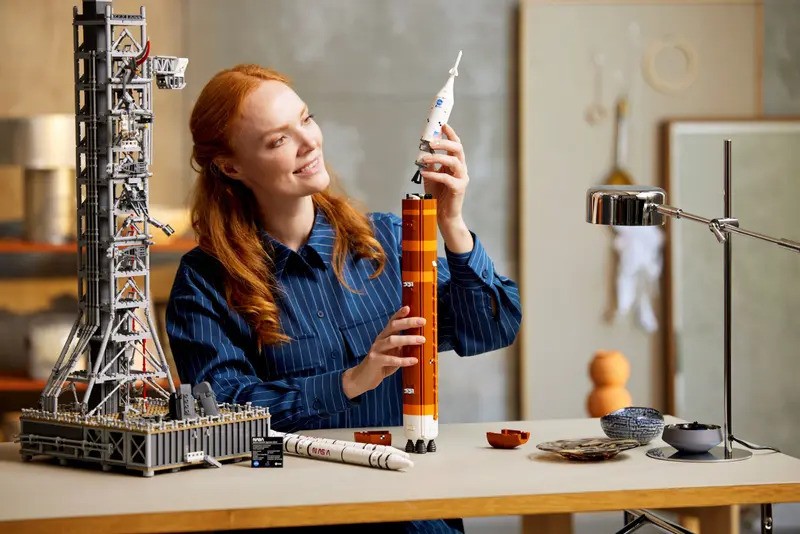 lego reveals two nasa approved space sets for artemis rocket and milk way galaxy