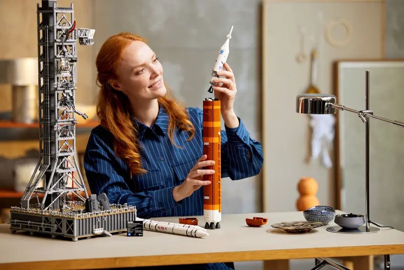 Lego Reveals Two Nasa Approved Space Sets For Artemis Rocket And Milk 