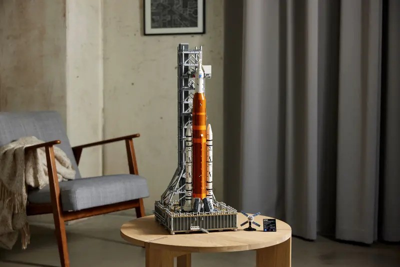 lego reveals two nasa approved space sets for artemis rocket and milk way galaxy