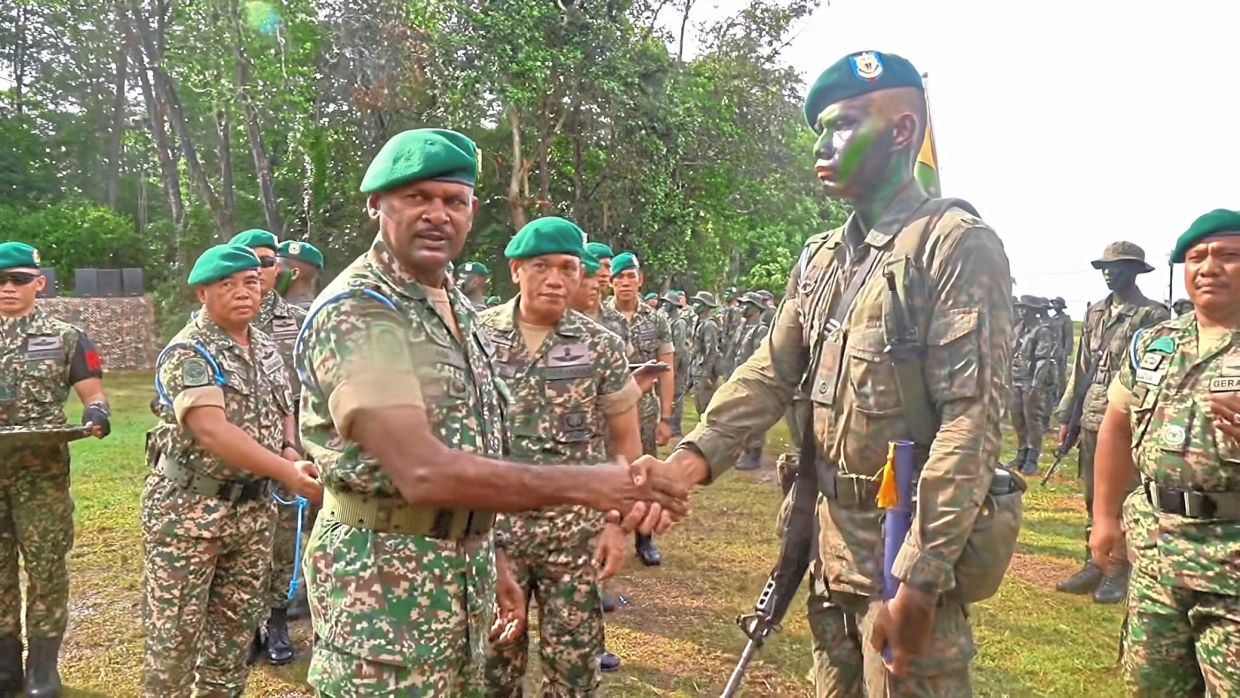 setapak lad saluted for being first chinese commando in decades