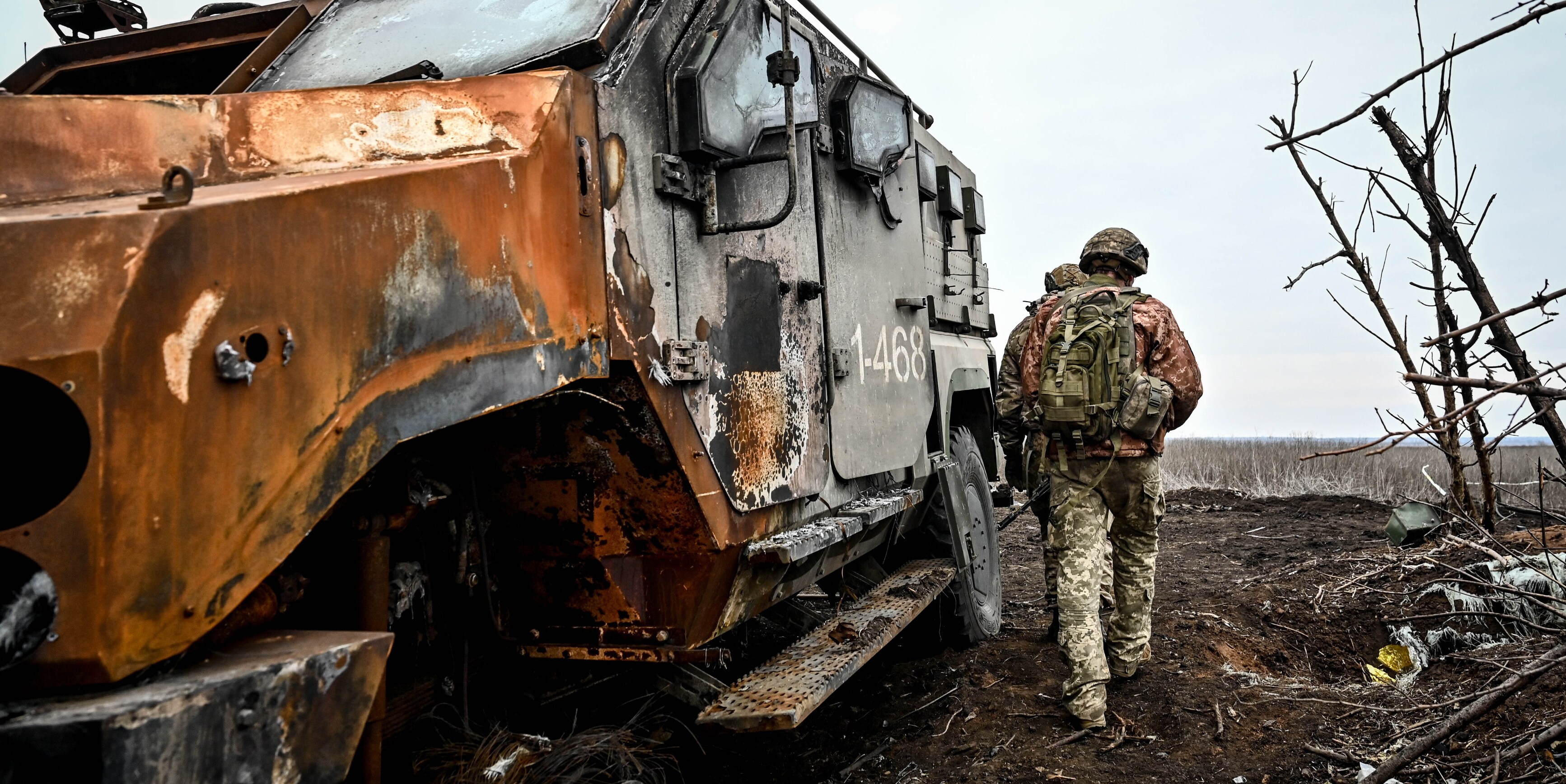 „steppenwölfe“ - unerschrockene rentner kämpfen ohne sold gegen putins truppen in der ukraine