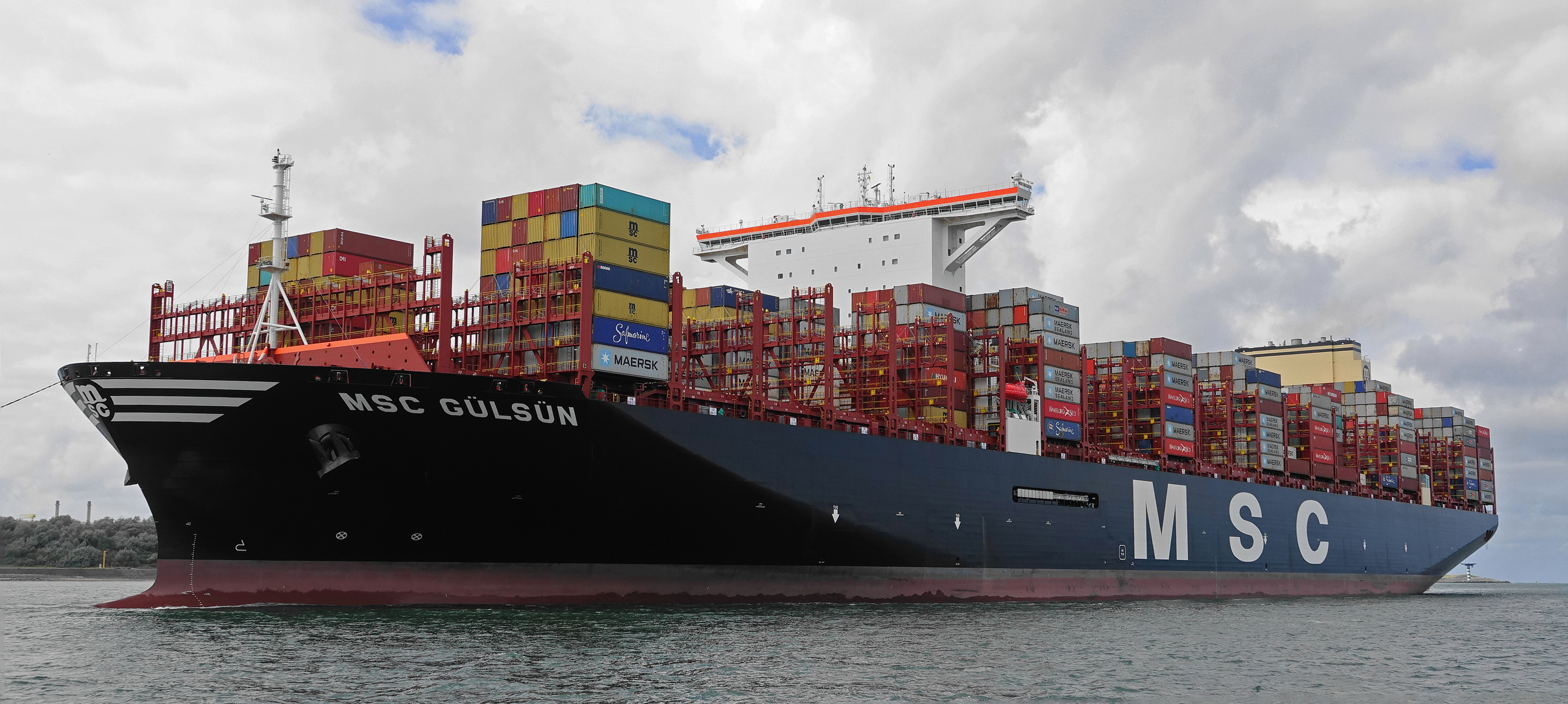 <p>When fully loaded, the MSC Gülsün can accommodate 23,756 shipping containers, and includes 2,000 refrigeration slots to ensure the safety of temperature-controlled goods.</p>