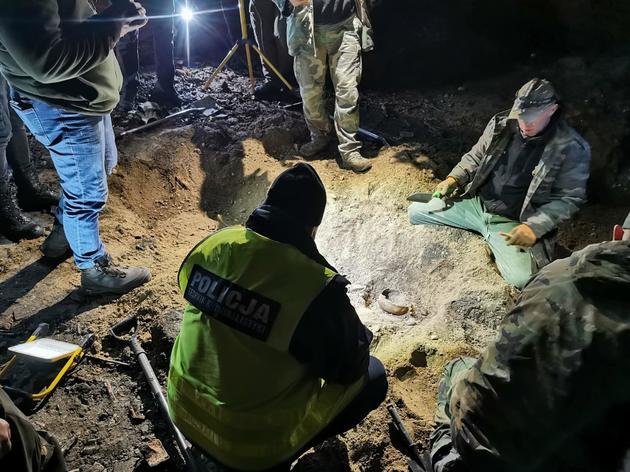 „waren total geschockt“: forscher finden fünf skelette unter haus von hermann göring