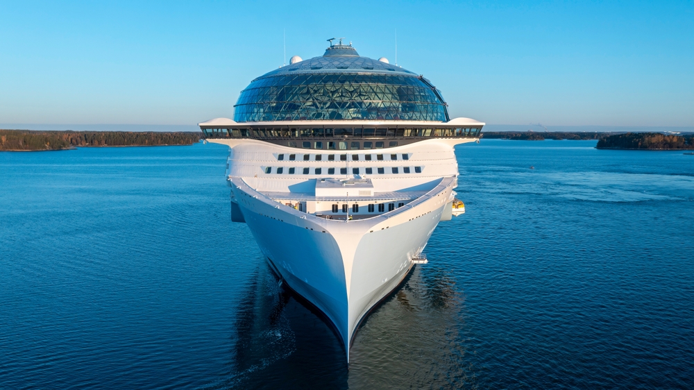 <p>This magnificent cruise ship boasts the tallest waterfall, the tallest water slide, the largest swim up bar, and the largest waterpark of any cruise ship. It also has the first suspended infinity pool of any ship.</p>