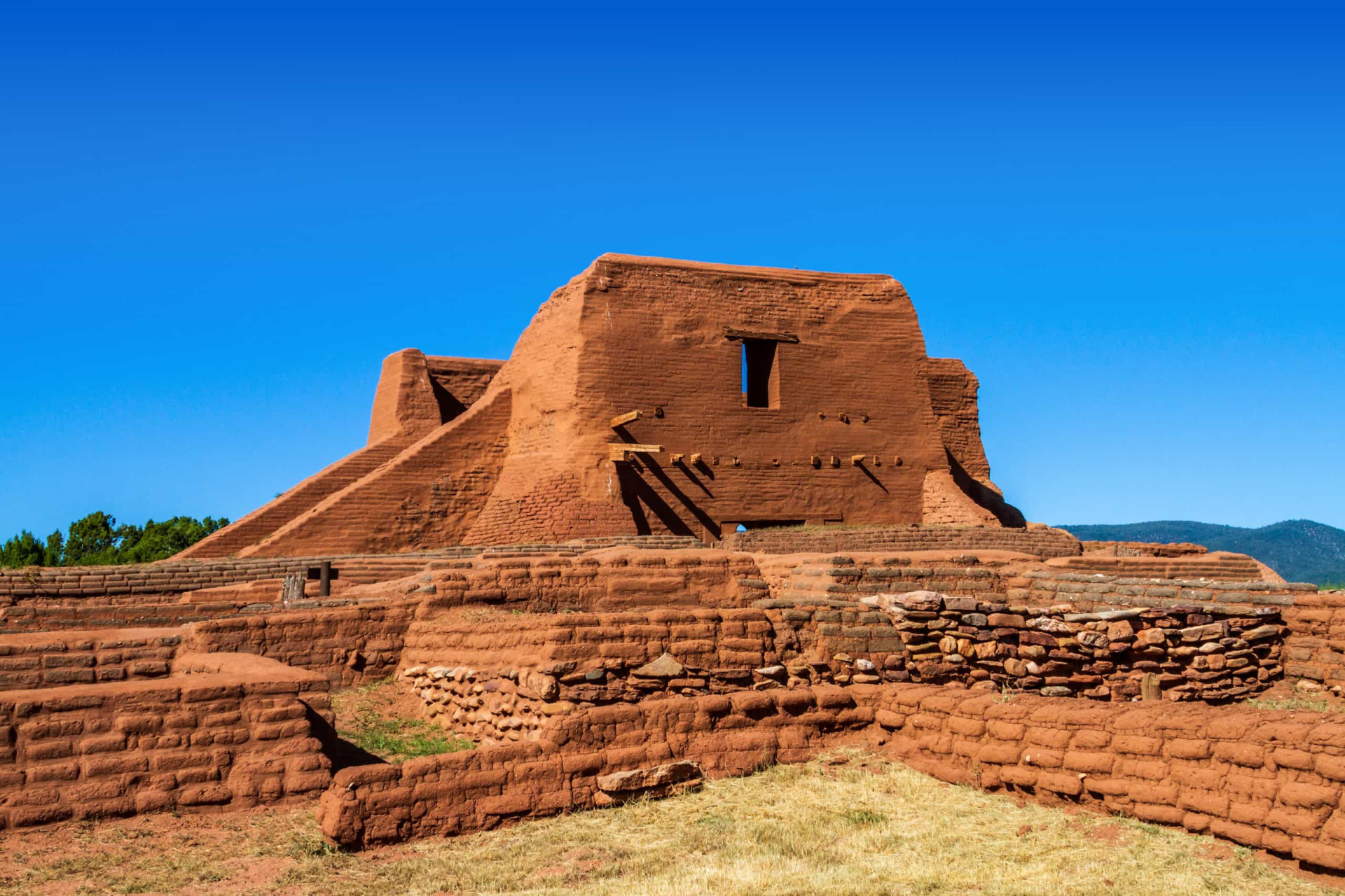 <p>New Mexico's archaeological treasures include the Pecos National Historical Park. This is the site of what was once one of the largest Native American pueblos in the state, inhabited from the early 14th century until 1838. The impressive ruins of the mission church (pictured) serve as a focal point. The park also encompasses the Glorieta Pass Battlefield, scene of an 1862 American Civil War battle that ended Confederate ambitions to cut off the West from the Union.</p>