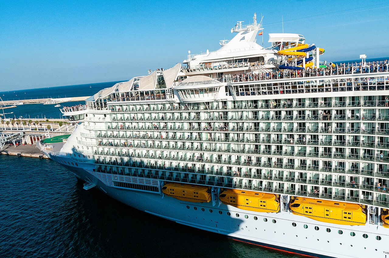 <p>The Symphony of the Seas has 18 decks, 24 elevators, and can accommodate a whopping 6,680 guests and 2,200 staff members.</p>