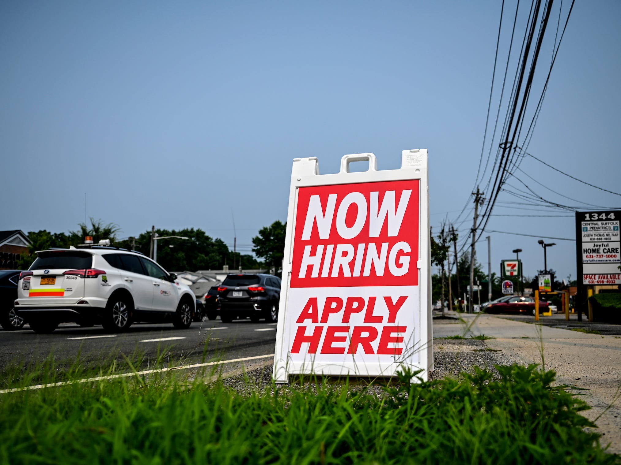 Stock Market Today: Indexes Drop As Hot Labor Data Adds Pressure Ahead ...