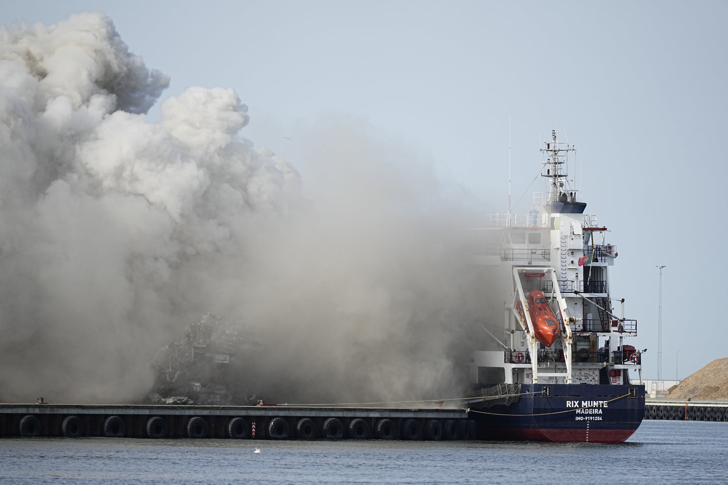 brand i skib i køge opstod under lastning