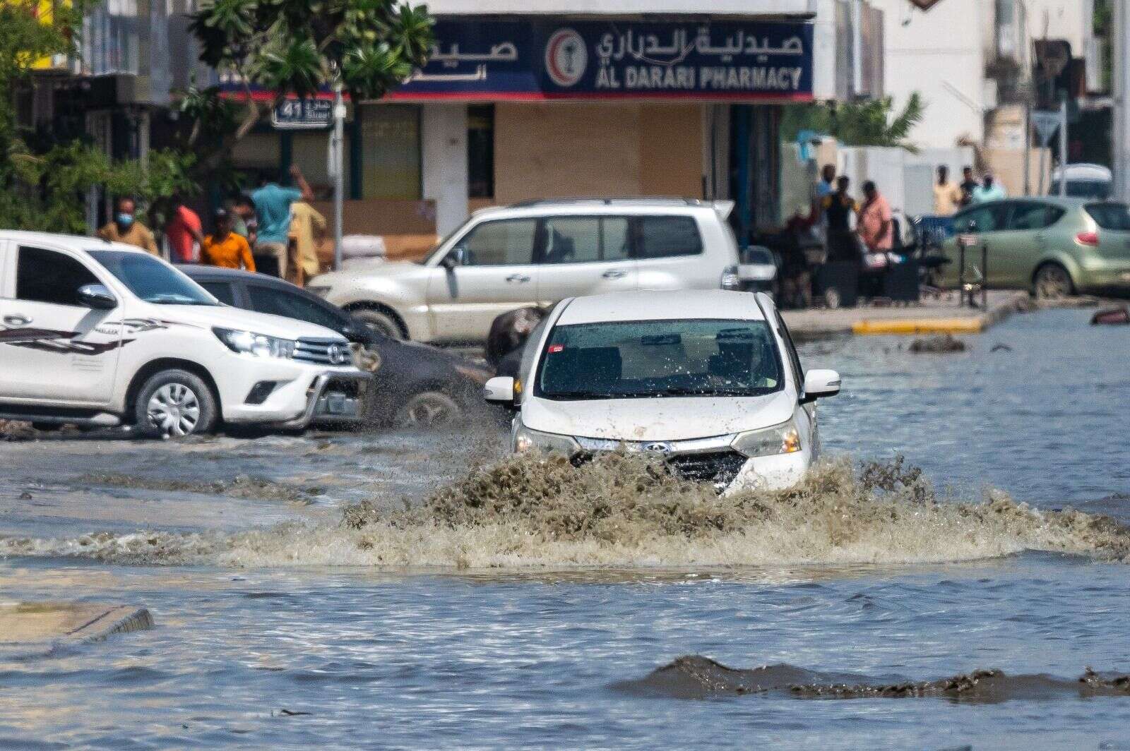 dubai: can flood-hit motorists drive without vehicle number plates?