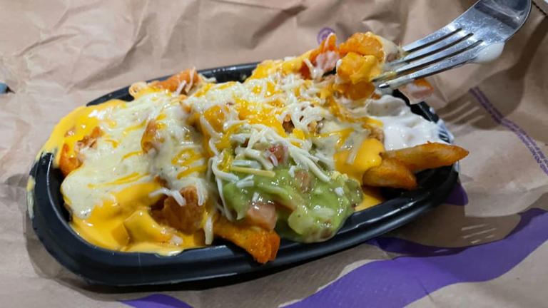 Taco Bell Secret Aardvark Nacho Fries Review Goop There It Is 7627