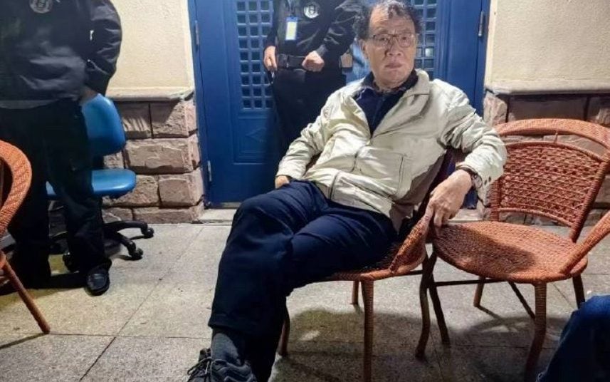 scientist who gave world the covid sequence is locked out of his lab by chinese