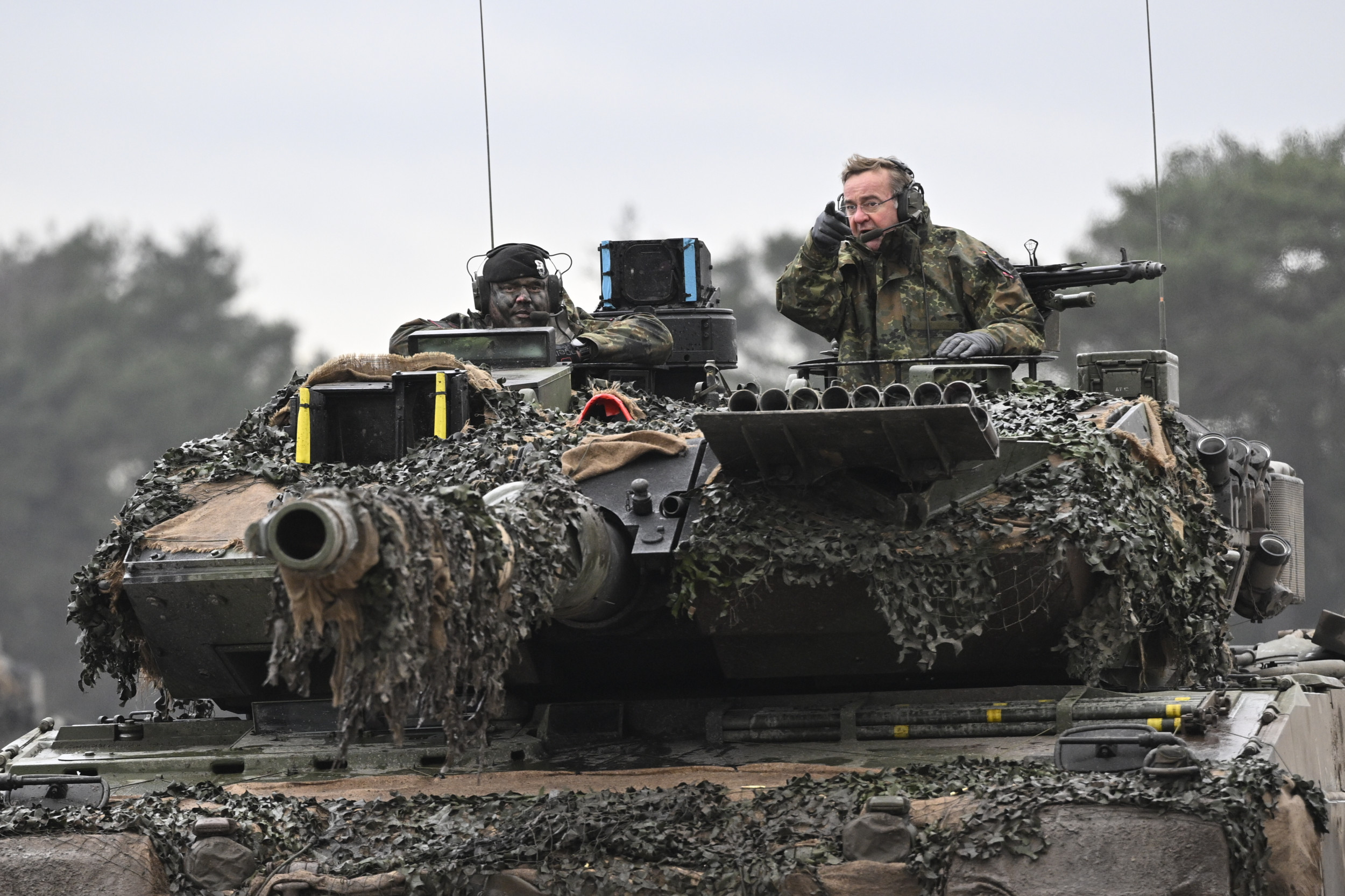 ukraine scores massive weapons boost from nato nation