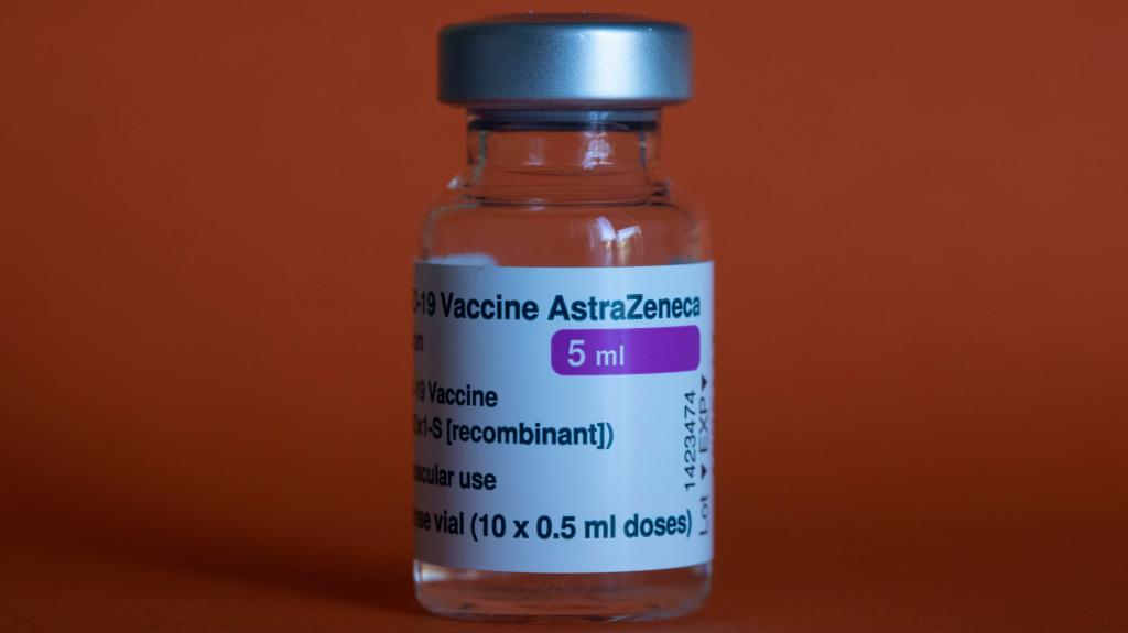 covid-impfung: astrazeneca bestätigt mögliche fatale nebenwirkungen