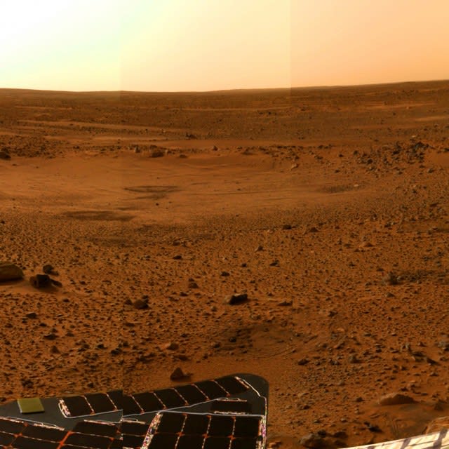 火星で「無数のクモ」見つかった！春の太陽と凍った二酸化炭素で発生する黒い物質