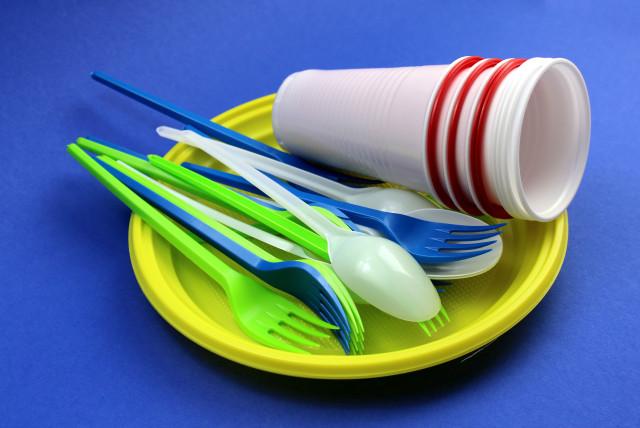 estos son los ocho productos de plástico de un solo uso se prohibirían a partir de junio
