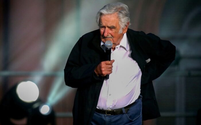 amlo envía mensaje de apoyo a expresidente de uruguay, pepe mujica, por tumor