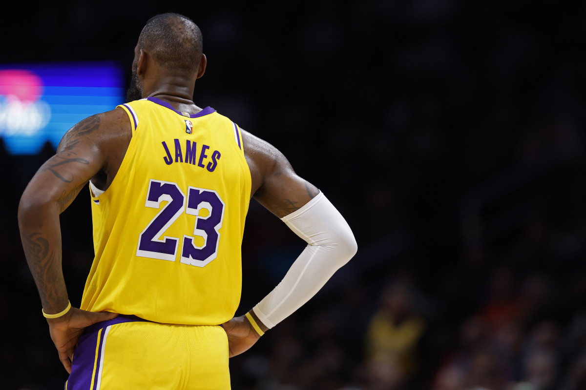 NBA Insider Predicts LeBron James' Future As A Free Agent