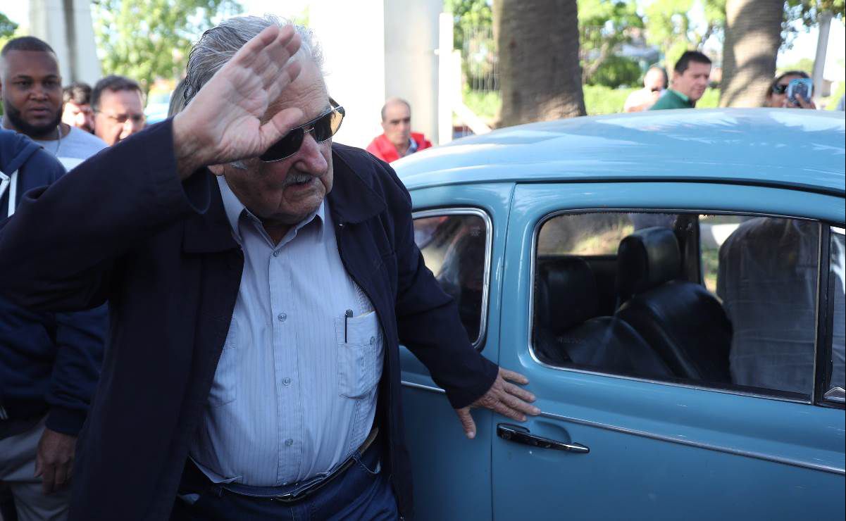 “va a salir bien”: amlo manda abrazo a josé mujica tras informar que tiene tumor en el esófago