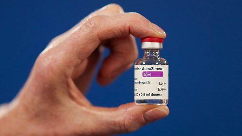 astrazeneca admite un “efecto secundario raro” en su vacuna contra el covid-19
