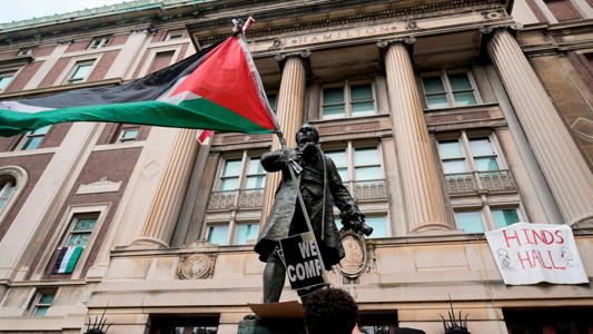 College protests updates: Columbia to expel students occupying building<br><br>